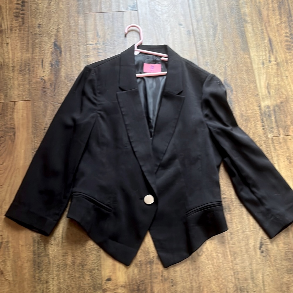 Korean Brand Black Button Front Lightweight Tuxedo Cropped Jacket  XS